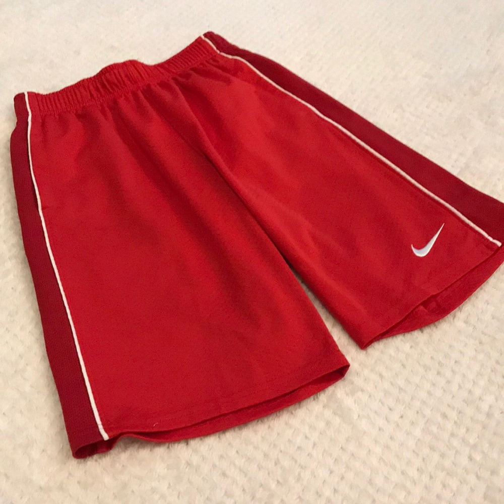 Nike Dri-Fit Boys Shorts. Size Medium.